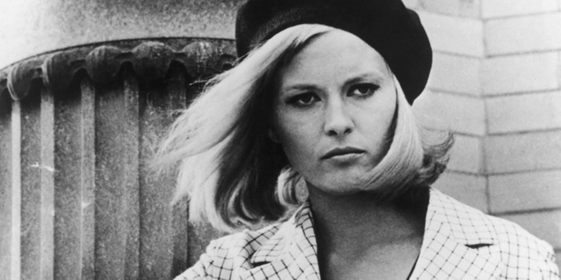 Faye Dunaway In 1967 Bonnie And Clyde Movie Wallpaper