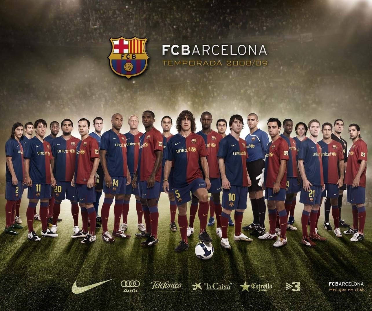 Barca Fans Show Up in Force for a Match at Camp Nou Wallpaper