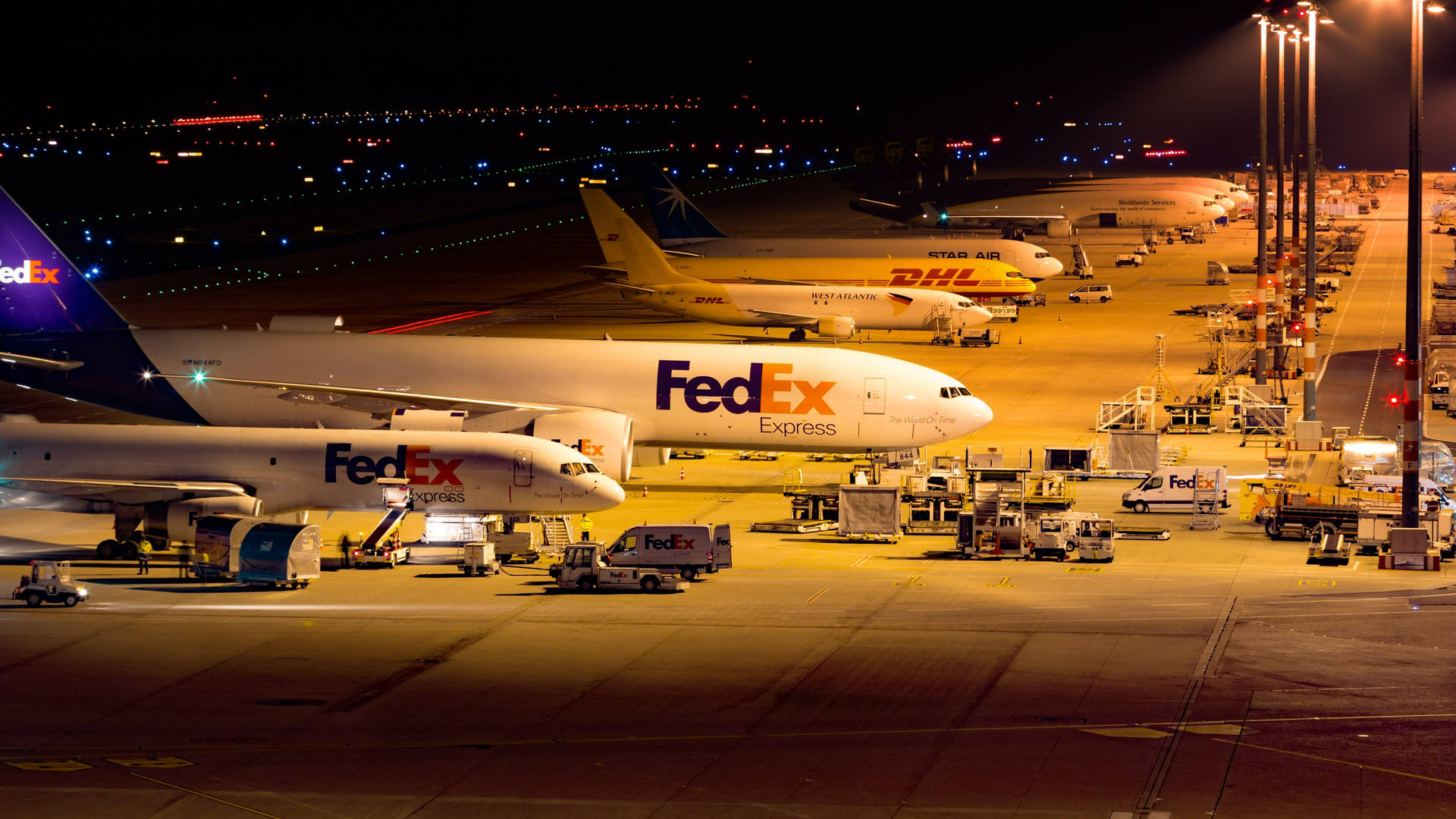 FedEx Cargo Airlines Wallpaper