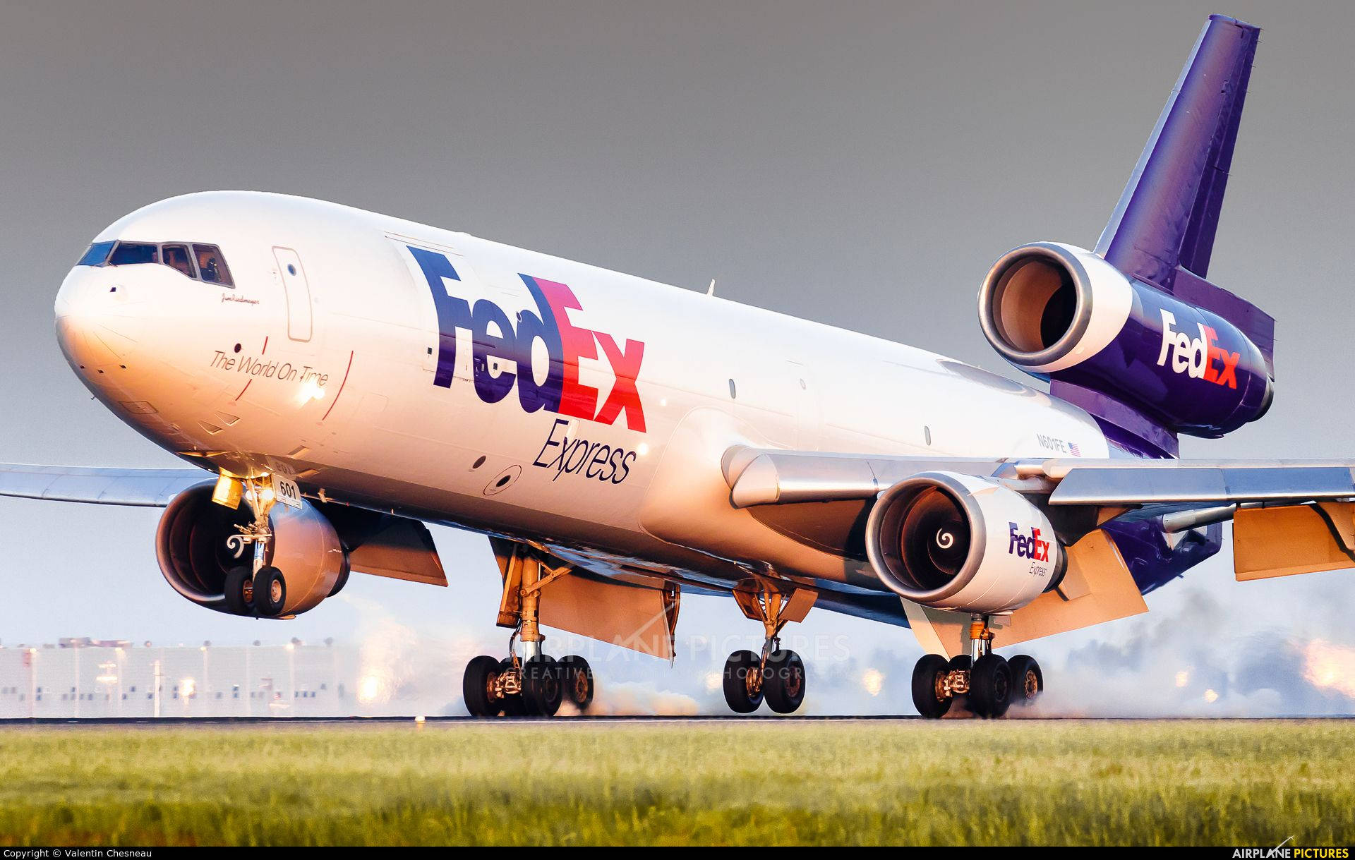 FedEx Express Cargo Plane Wallpaper