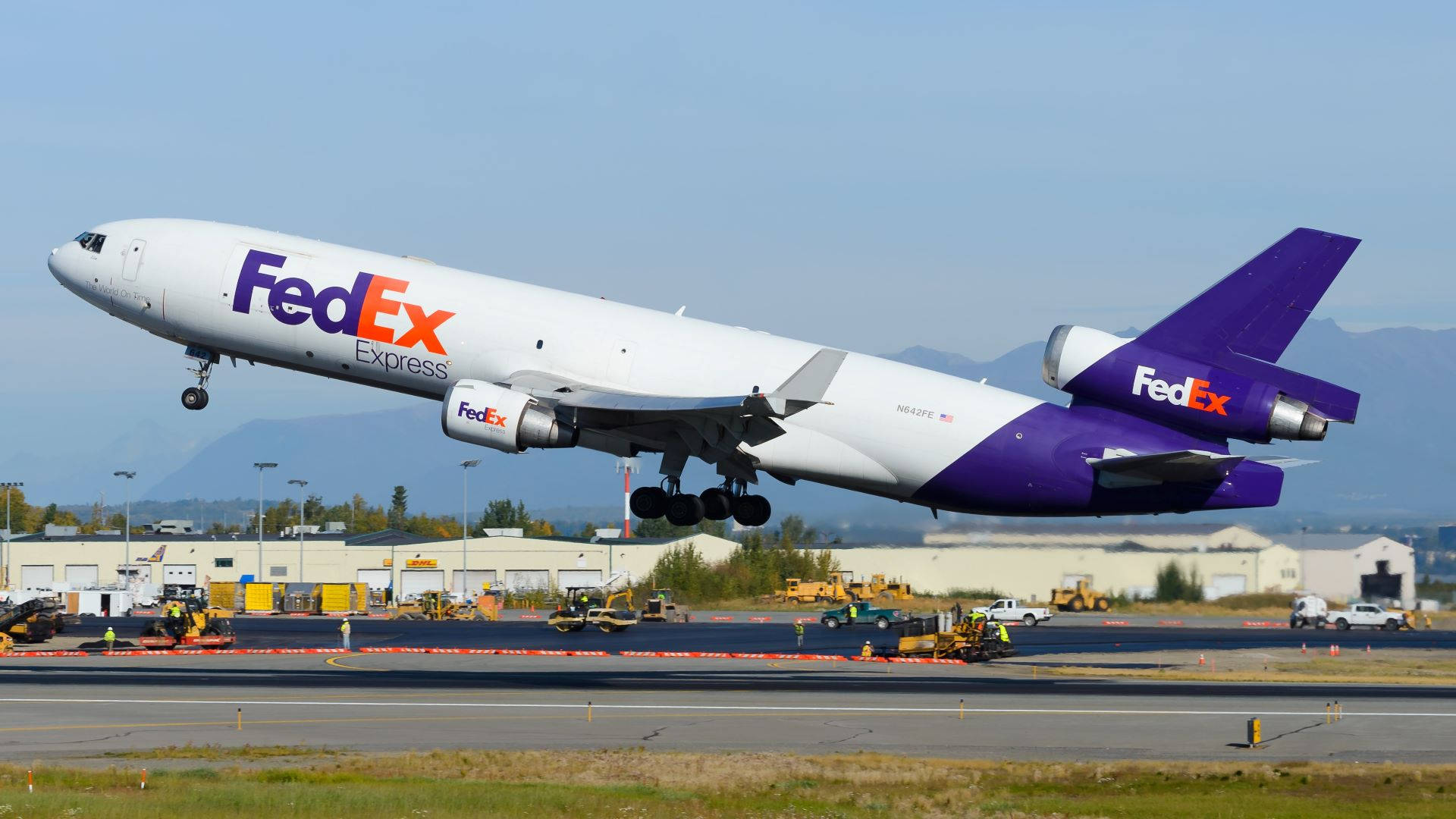 FedEx Tracking Airplane Taking Off Wallpaper