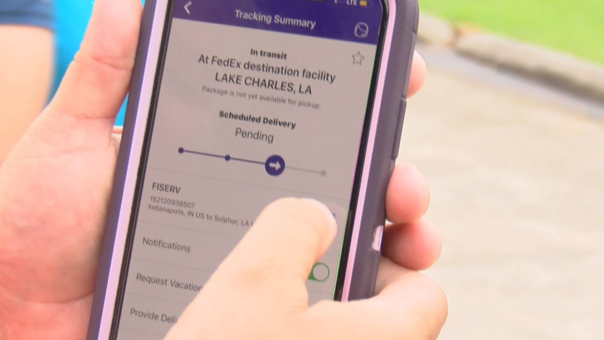 FedEx Tracking Mobile App Wallpaper