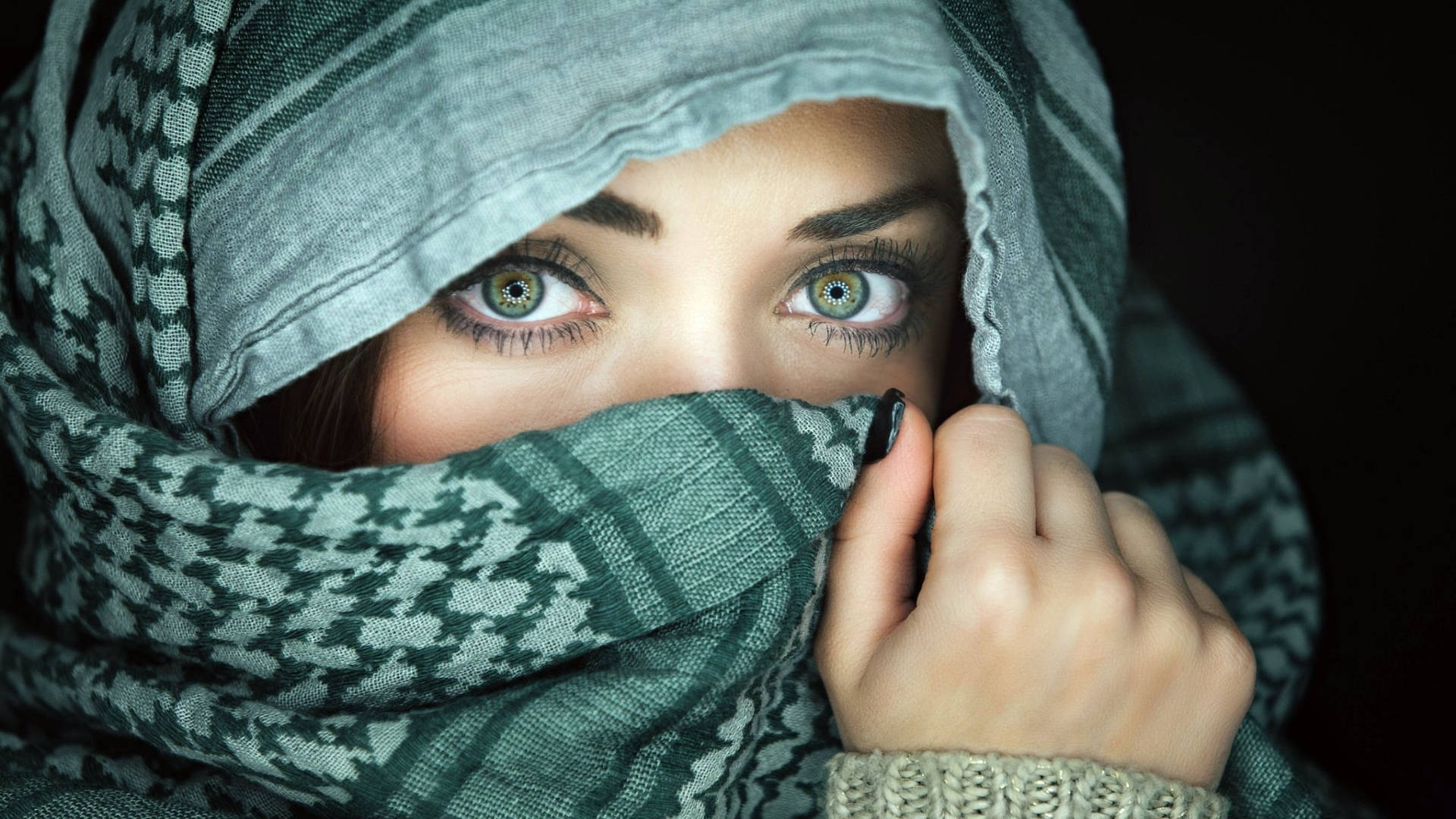Female Model Wearing A Hijab Wallpaper