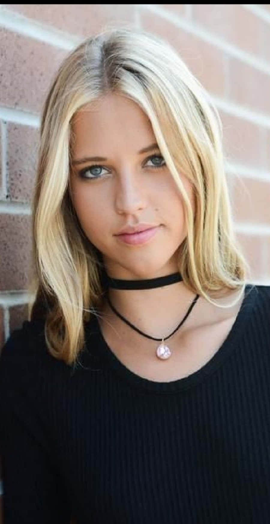 Female With Choker Picture
