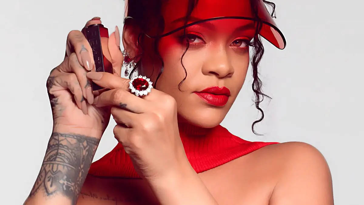 Fenty Rihanna In Red Wallpaper