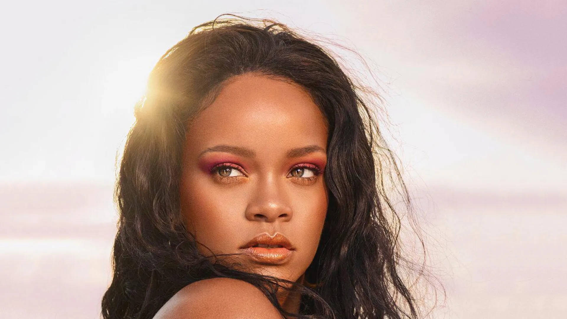 Fenty Rihanna Messy Hair Wallpaper