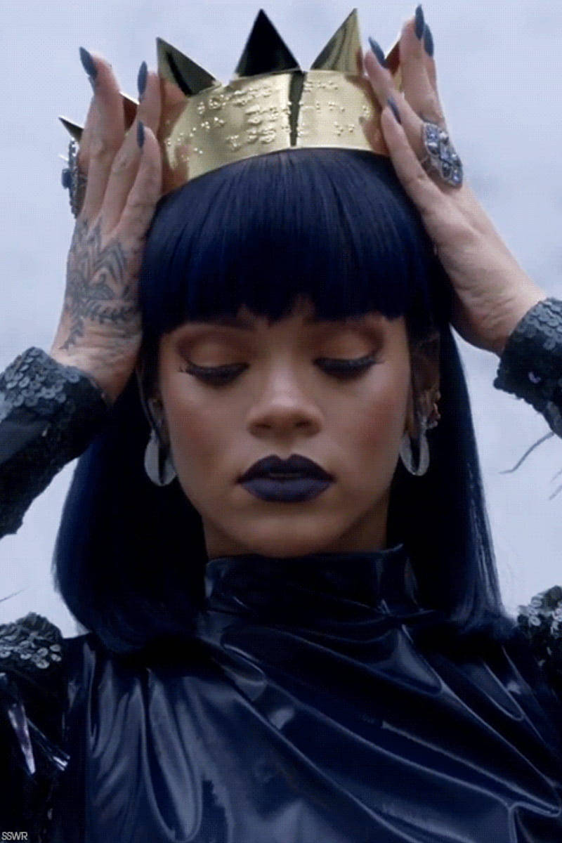 Download Fenty Rihanna Wearing A Crown Wallpaper 