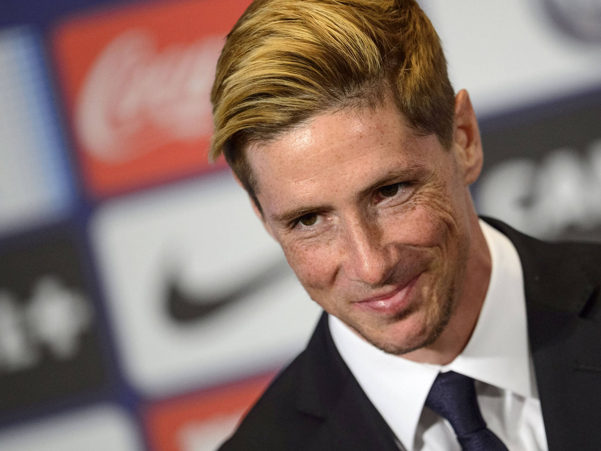 Fernando Torres In Tuxedo Suit
