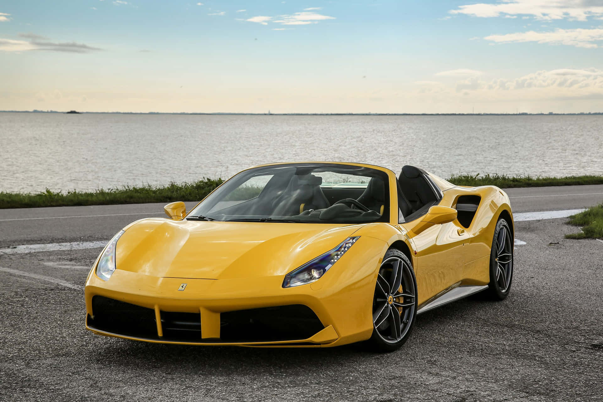 Sleek and Powerful, the Ferrari 488 Spider Wallpaper