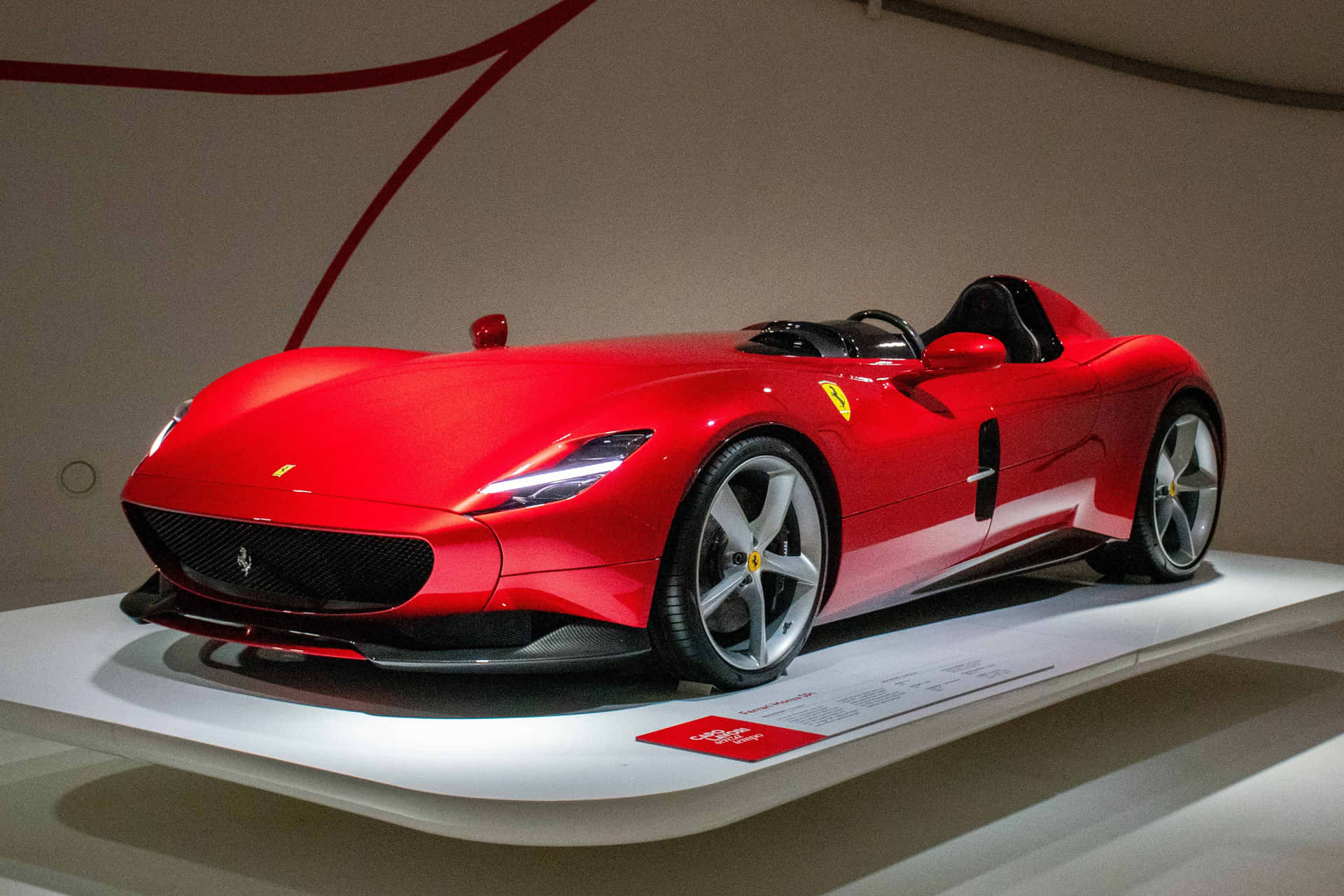 Ammirala Velocità E La Bellezza Iconica Di Una Classica Ferrari.