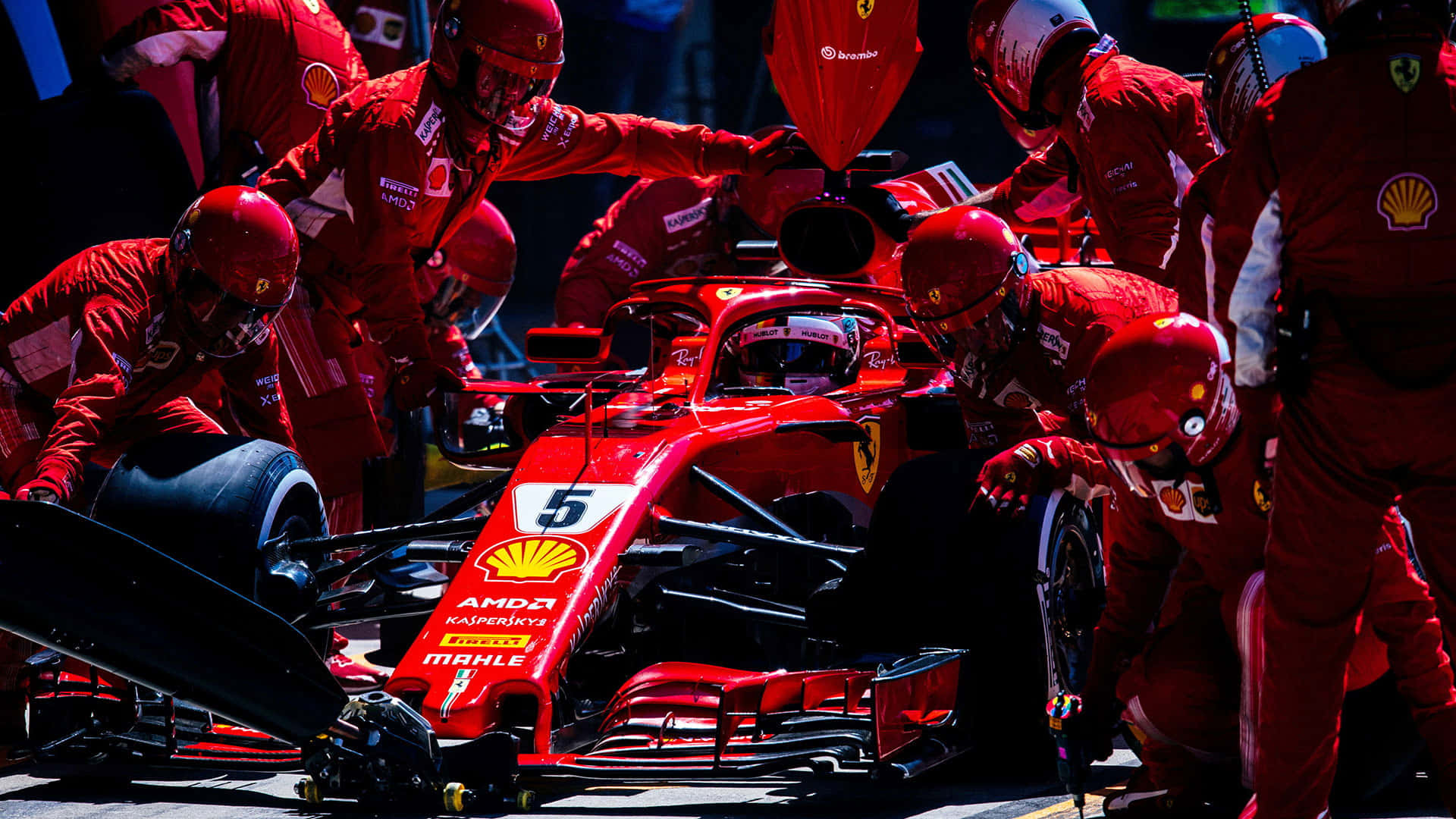 Ferrari F1-holdet på pit lane Wallpaper