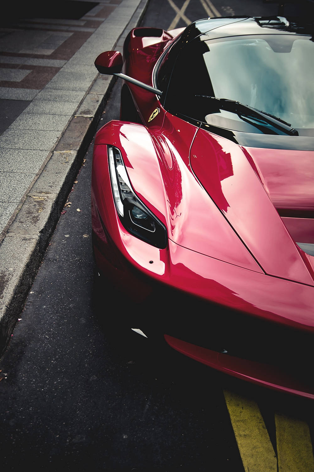 Teléfonola Ferrari Rojo Y Tintado. Fondo de pantalla