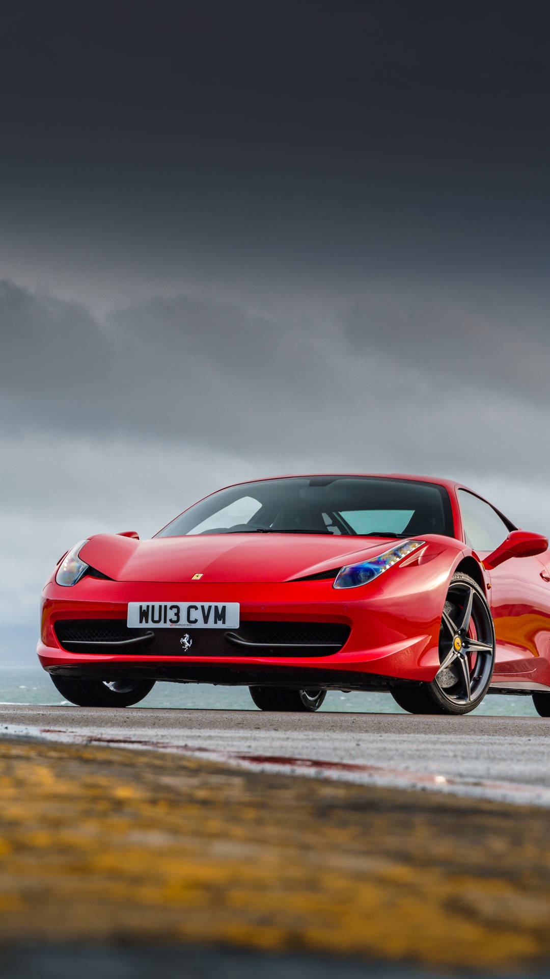 Sfondolussuoso Ferrari - L'epitome Della Velocità E Dello Stile Sfondo