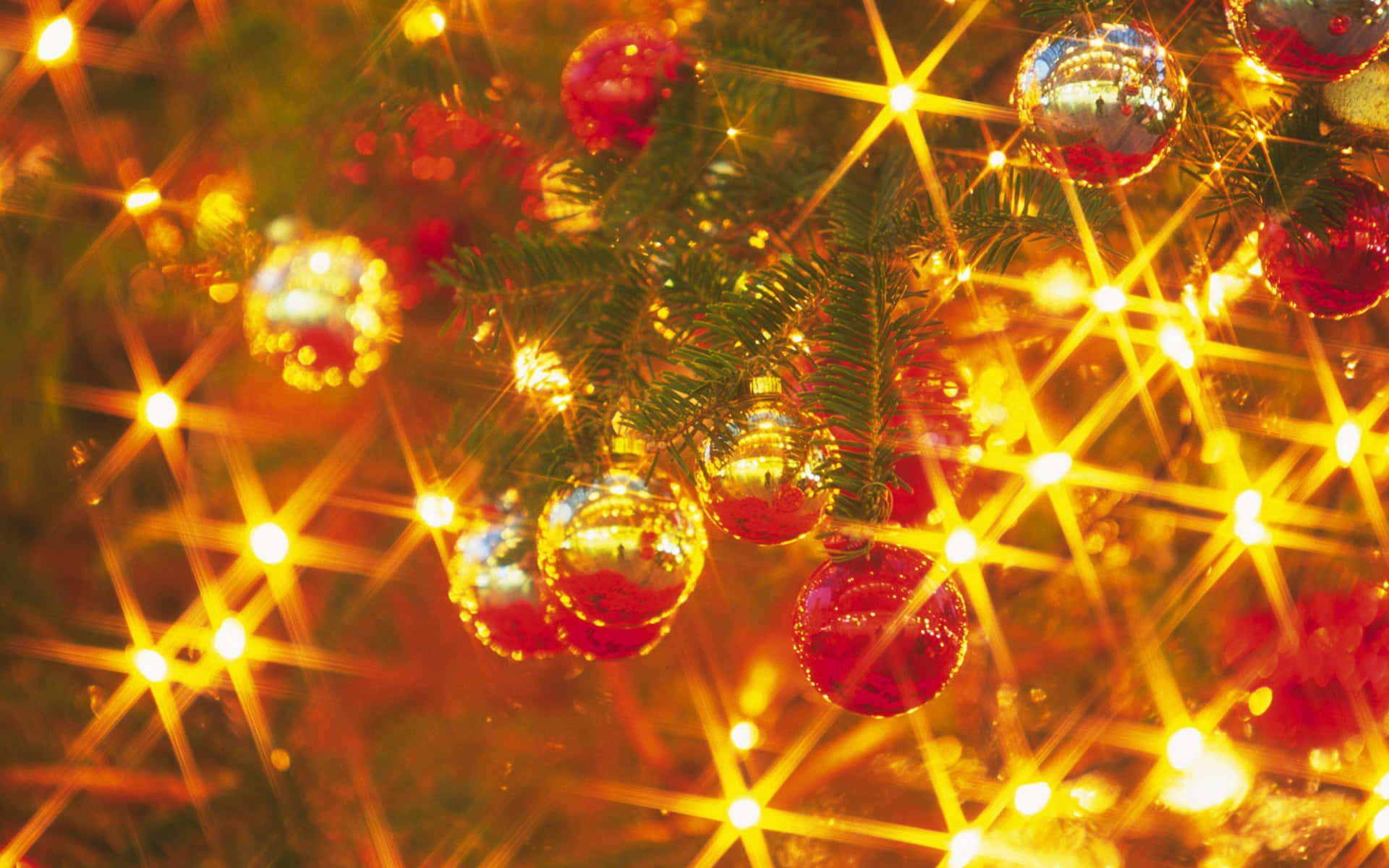Festive_ Christmas_ Tree_ Lights_and_ Ornaments.jpg Wallpaper