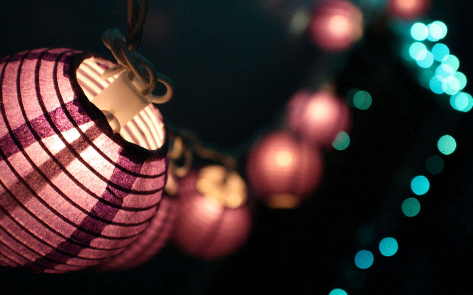 Festive Lantern String Lights Wallpaper