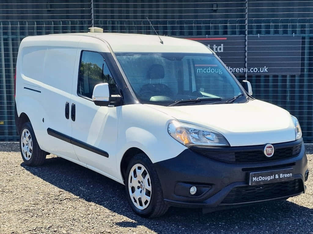 Fourgon Commercial Fiat Doblo Blanc Fond d'écran