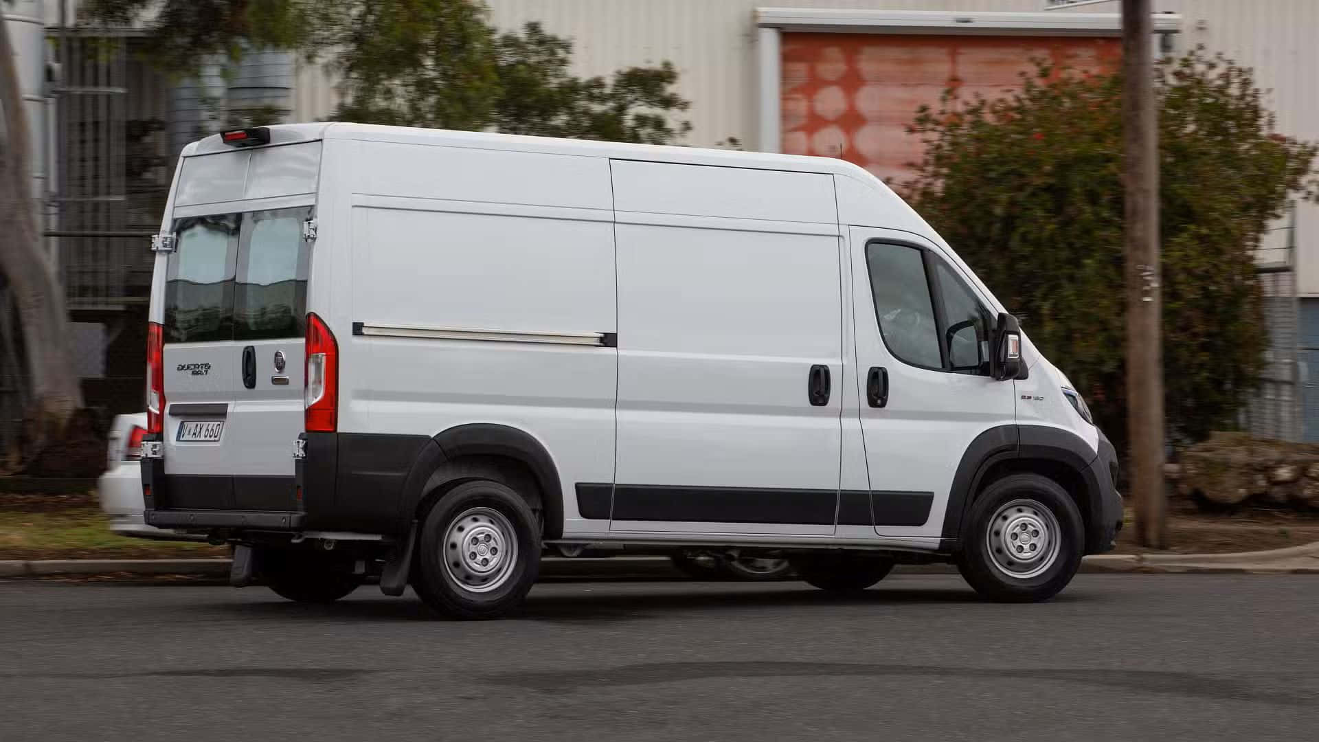 Fiat Ducato Commerciële Van In Beweging Achtergrond