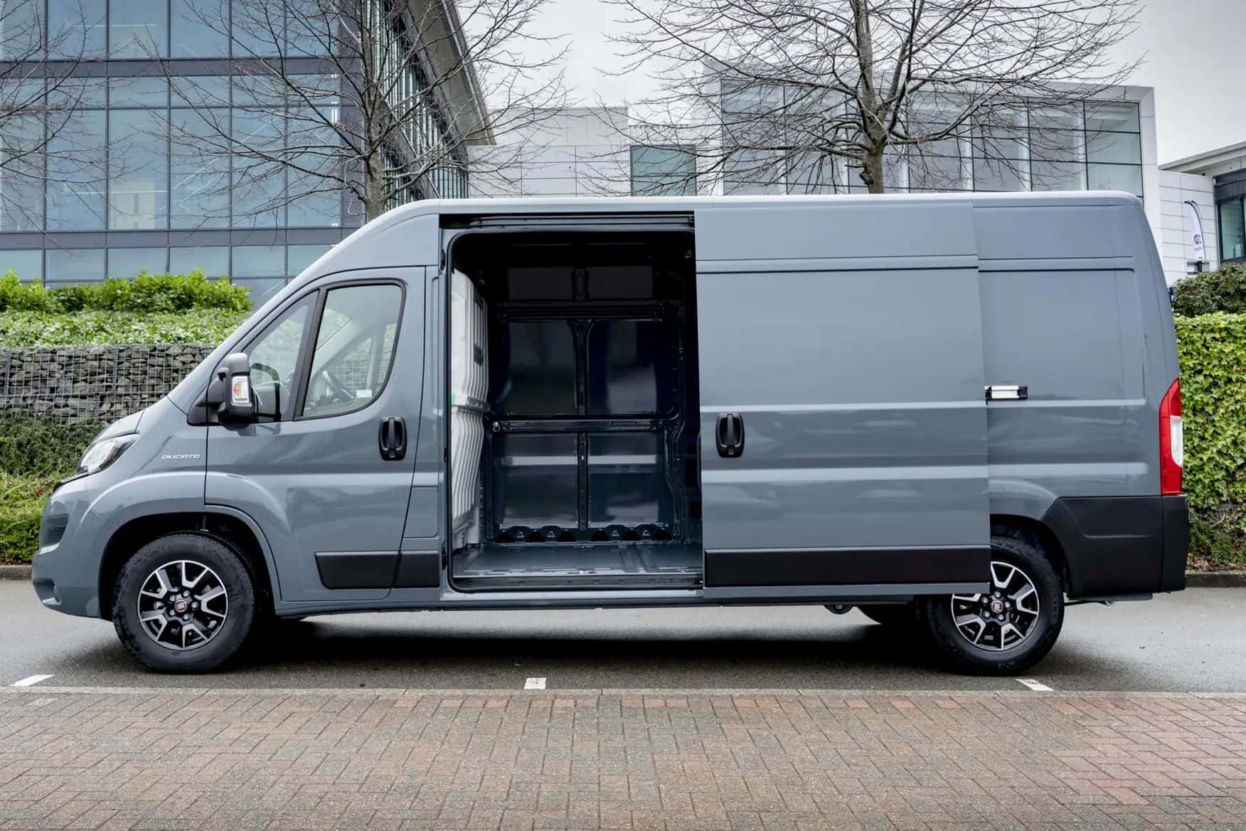 Fiat Ducato Van Met Open Zijdeur Achtergrond