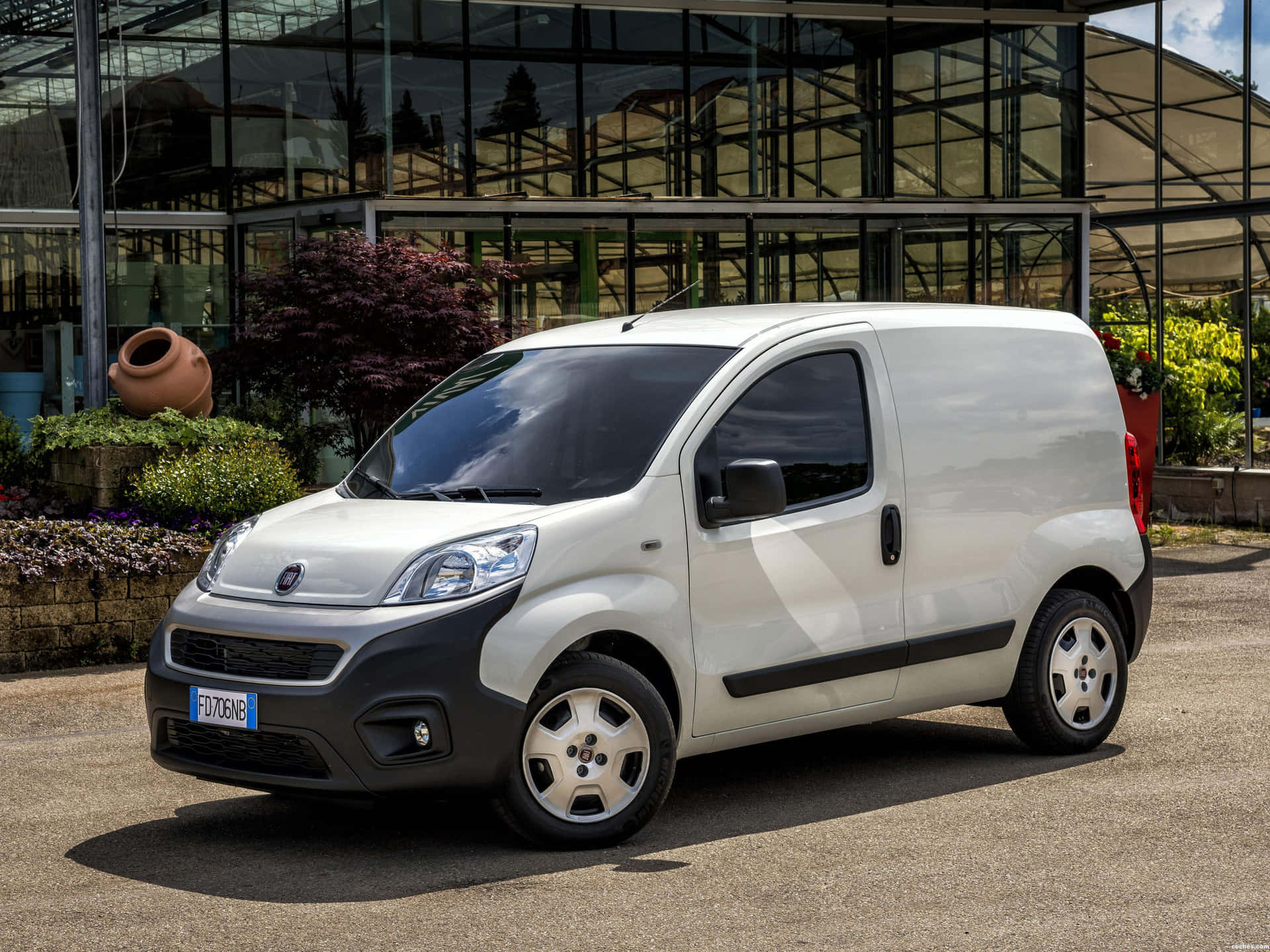 2022 Fiat Fiorino - Compact and Efficient City Van Wallpaper