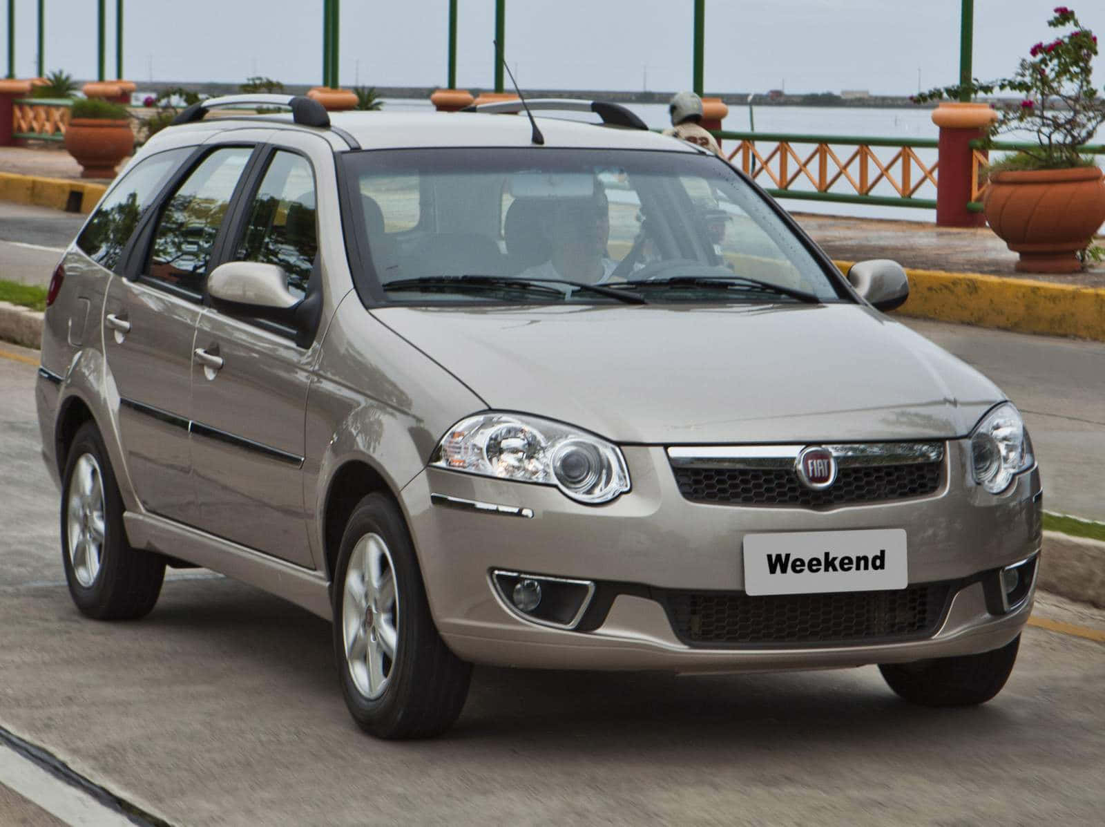 Fiat Palio: A Blend of Italian Design&Comfort Wallpaper