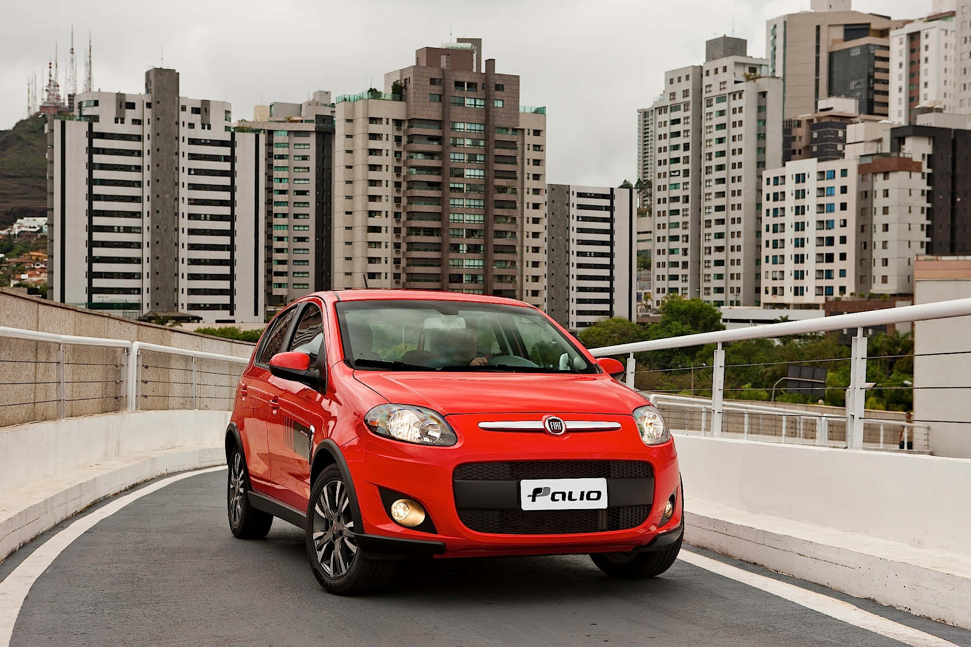 Fiat Palio: Contemporary Elegance Wallpaper