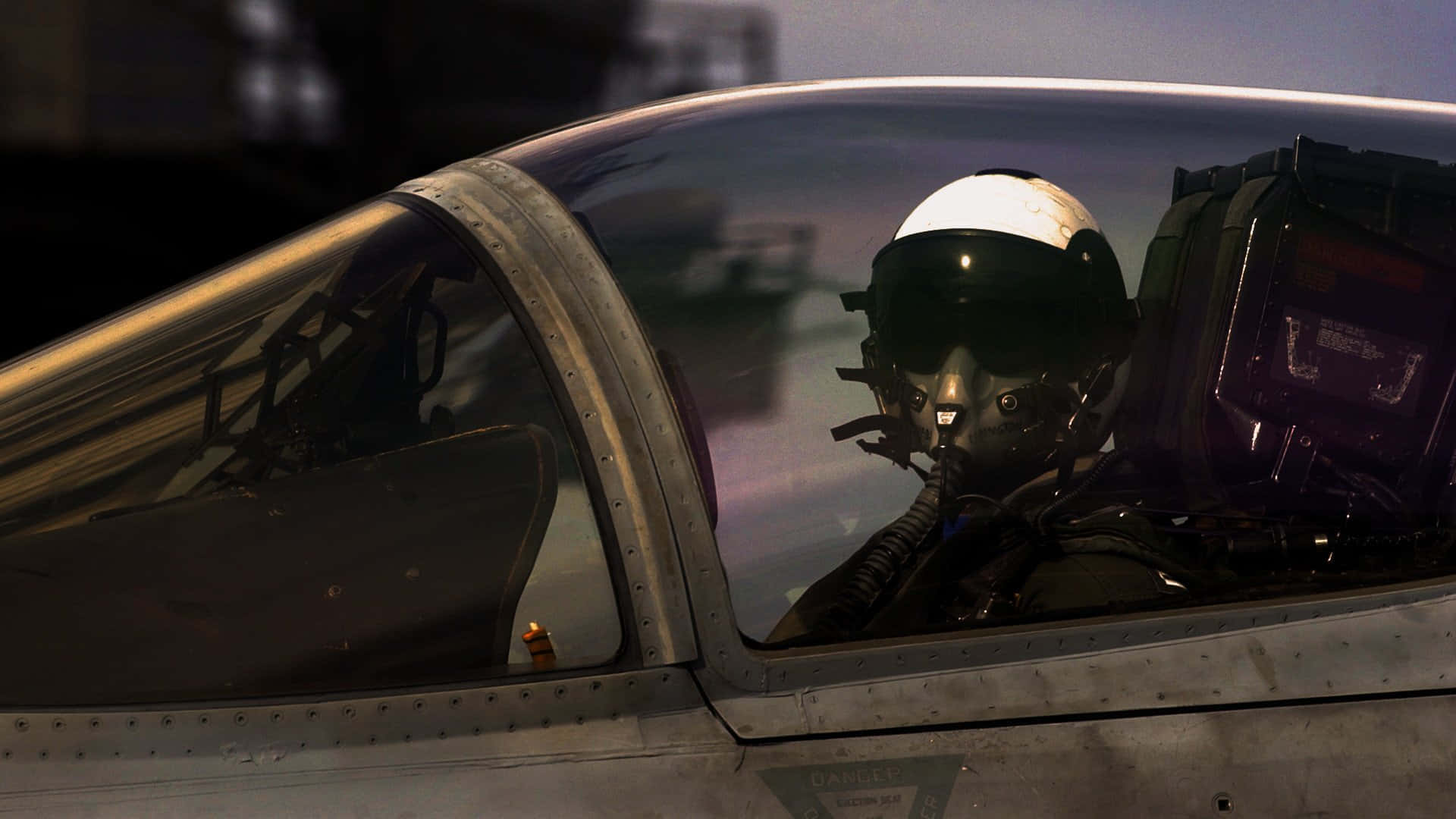 F-22 Pilots Testing U.S. Air Force's New Helmet of the Future