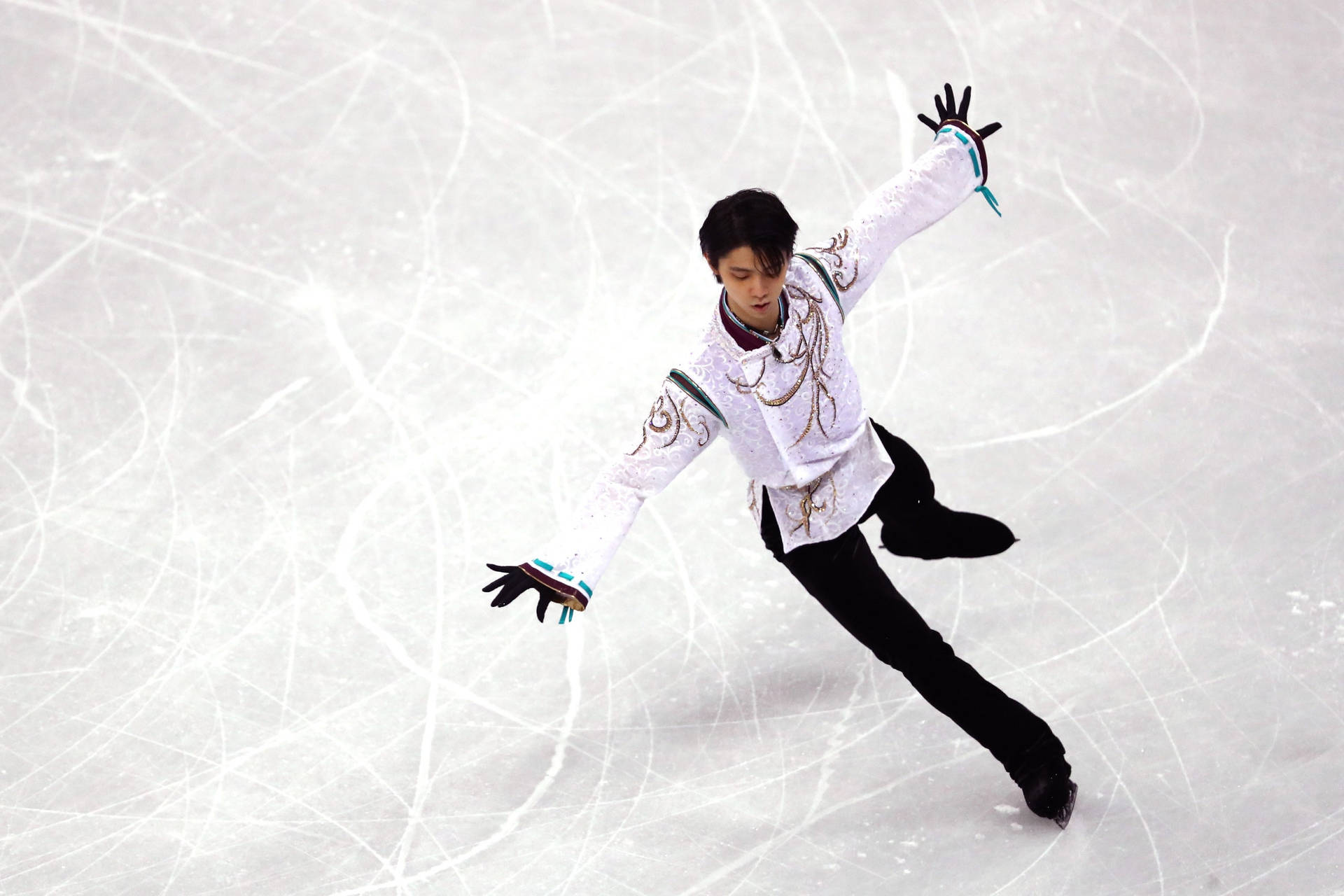 Eiskunstlaufmedaillengewinner Yuzuru Hanyu Bei Den Spielen In Pyeongchang Wallpaper