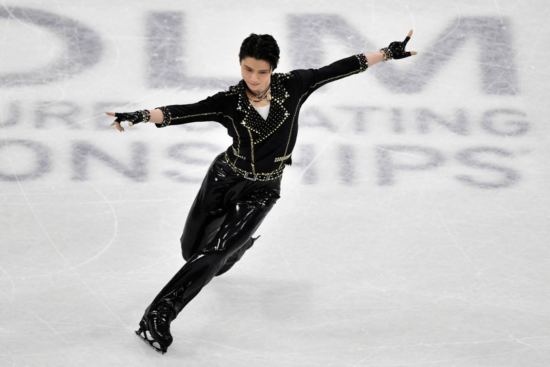 Eiskunstlaufstar Yuzuru Hanyu Bei Den Weltmeisterschaften Im Eiskunstlauf Wallpaper