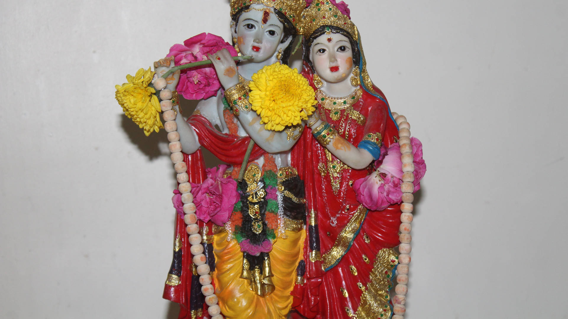 Figurines Of Radha And Krishna 4k Wallpaper