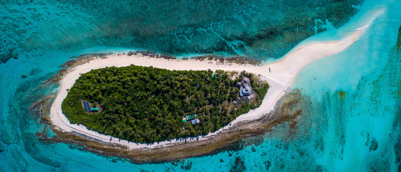 Imagemda Ilha De Fiji Com Forma Interessante Para Papel De Parede De Computador Ou Celular.