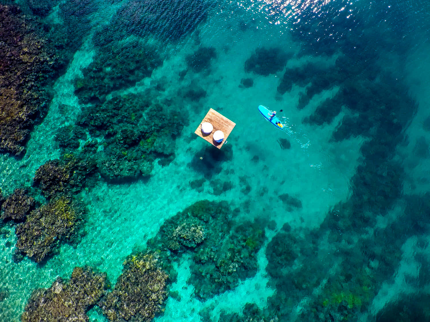 Imagende Una Balsa Flotante En La Isla De Fiji.