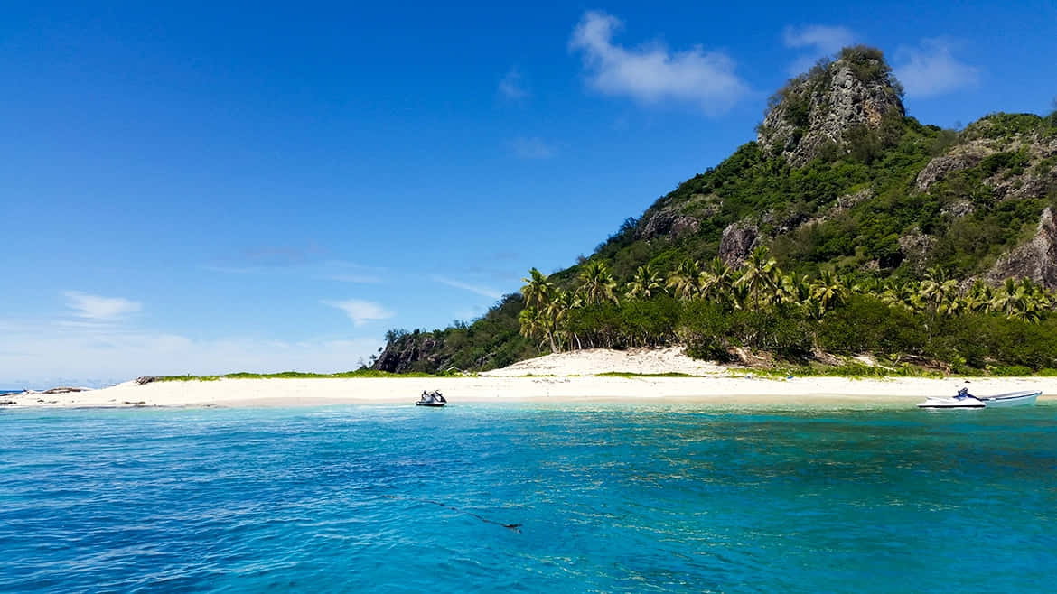 Imagemda Ilha Fiji Com Águas Calmas.