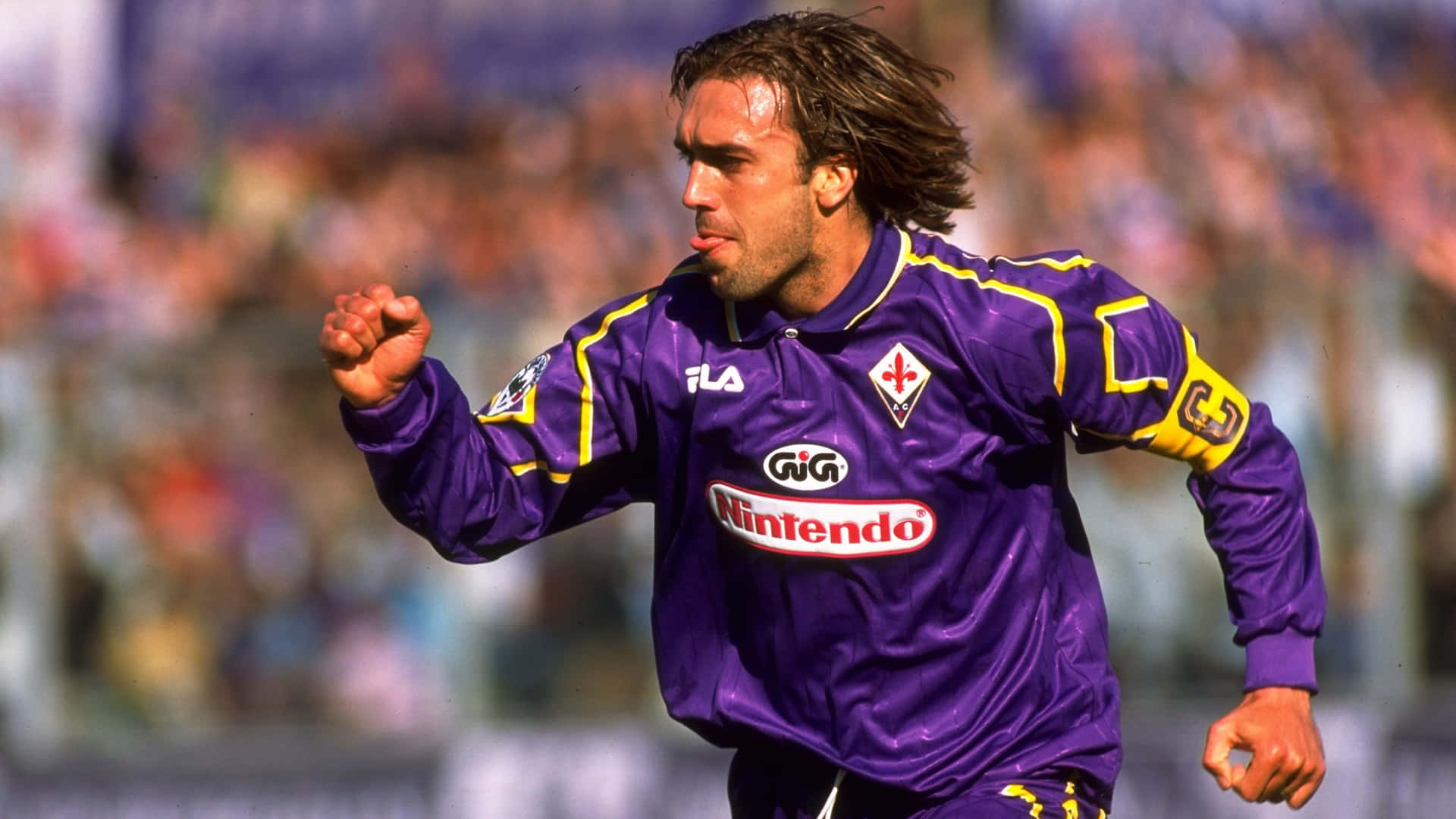 Fiorentina Fodboldspiller Gabriel Batistuta Tunge Ud Tapet Wallpaper