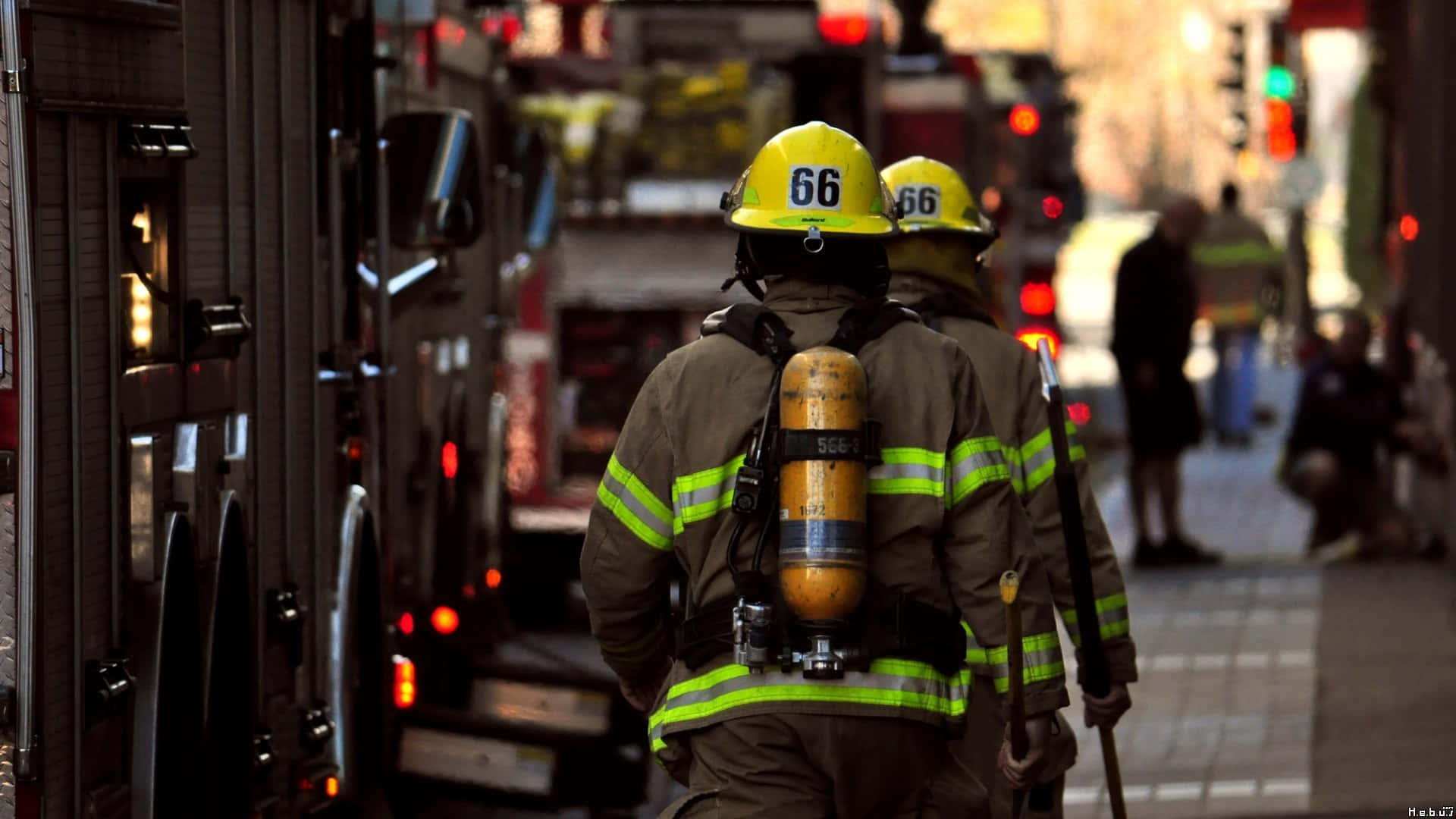 Modige rekrutterede brandmænd fra City Fire Department Wallpaper