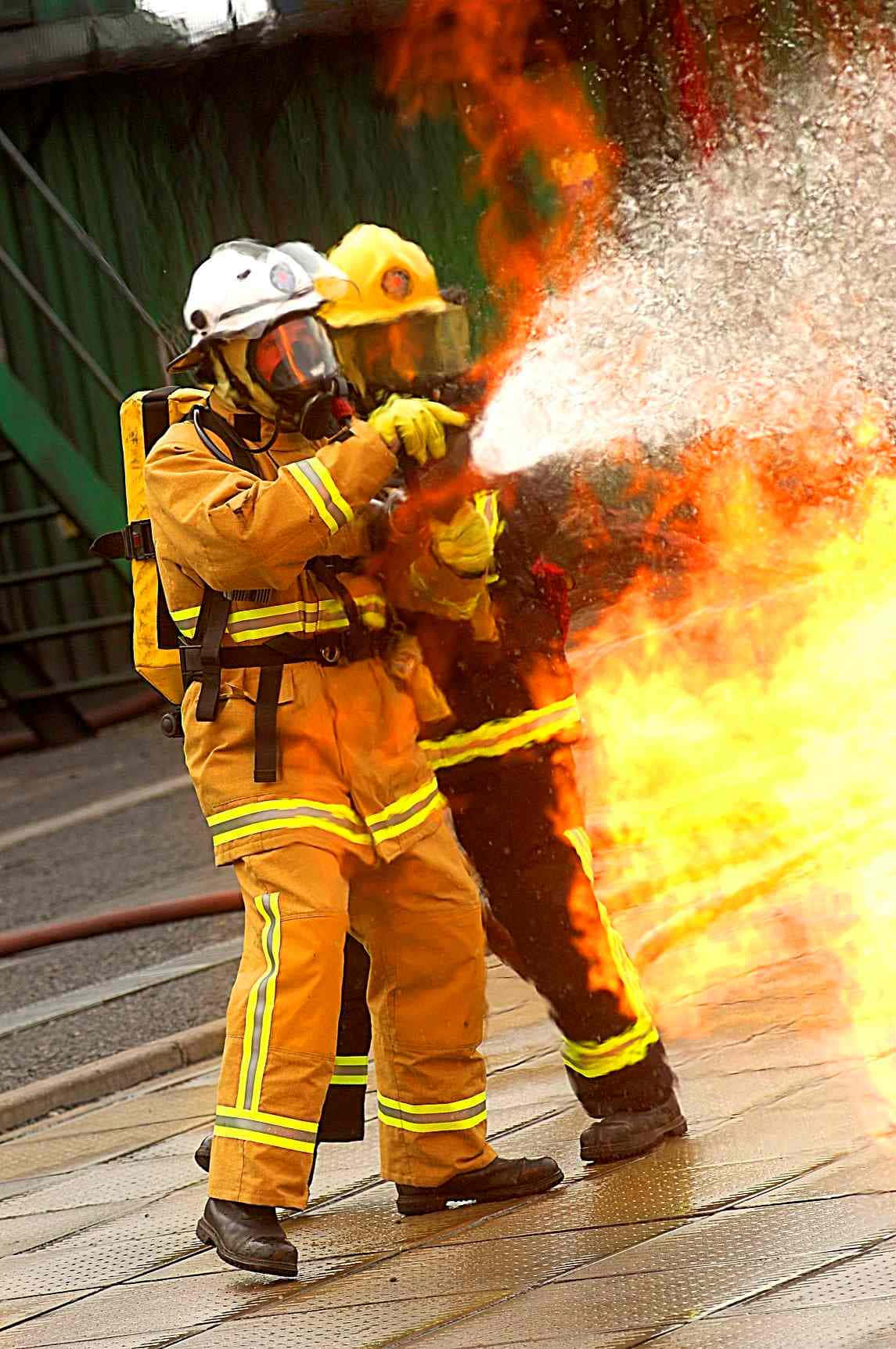 Feuerwehrmann,handy-schlauchspülung Hintergrundbild Wallpaper