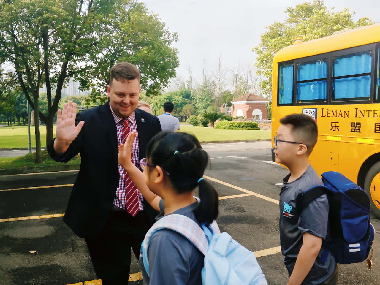 Eerste Dag Van School High Five Achtergrond