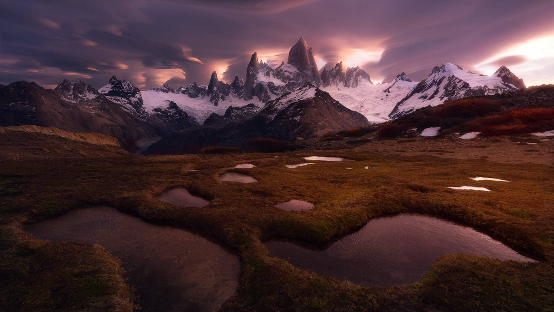 Fitzroy Landschaft In Chile. Wallpaper