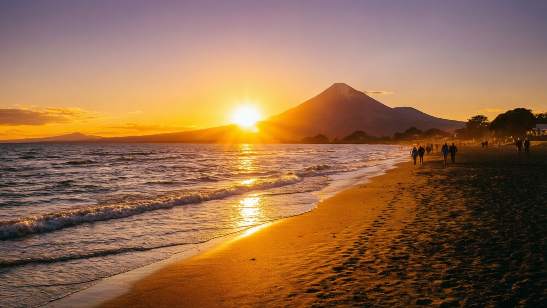Solnedgang ved Fitzroy Beach, New Plymouth, med Mount Taranaki