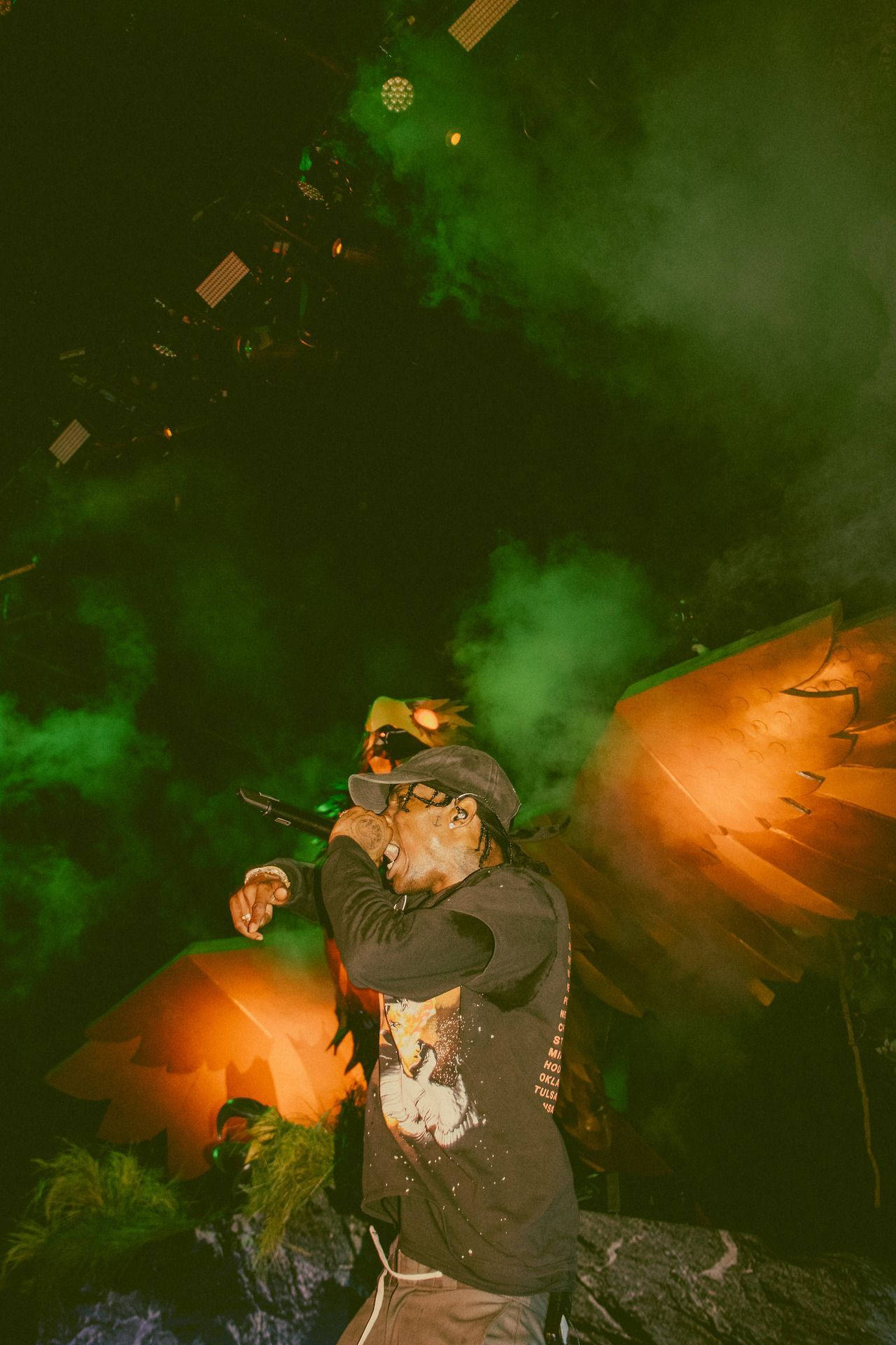 Flame Jiggy On Yrn. Travis Scott, Rapper, Night Show Wallpaper