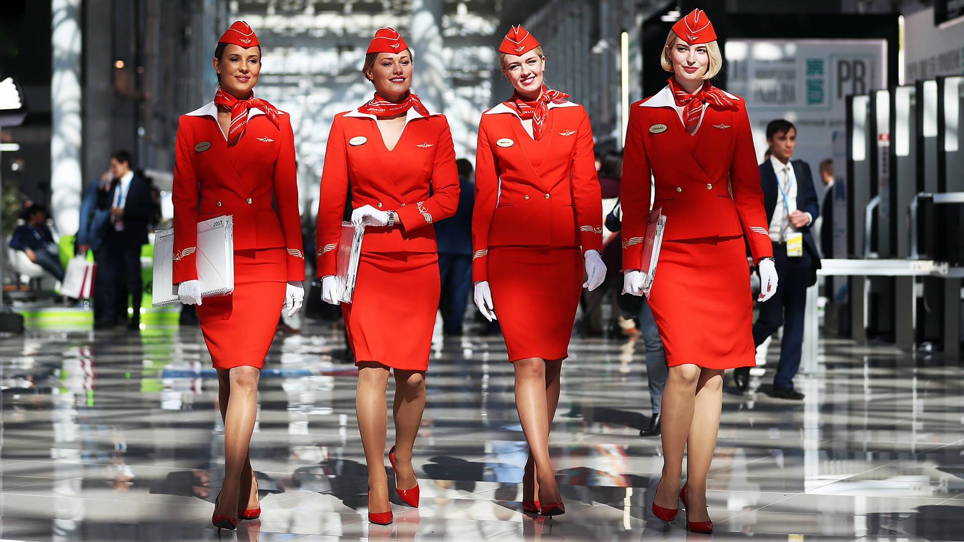 Auxiliaresde Vuelo Trabajando Para Aeroflot Fondo de pantalla
