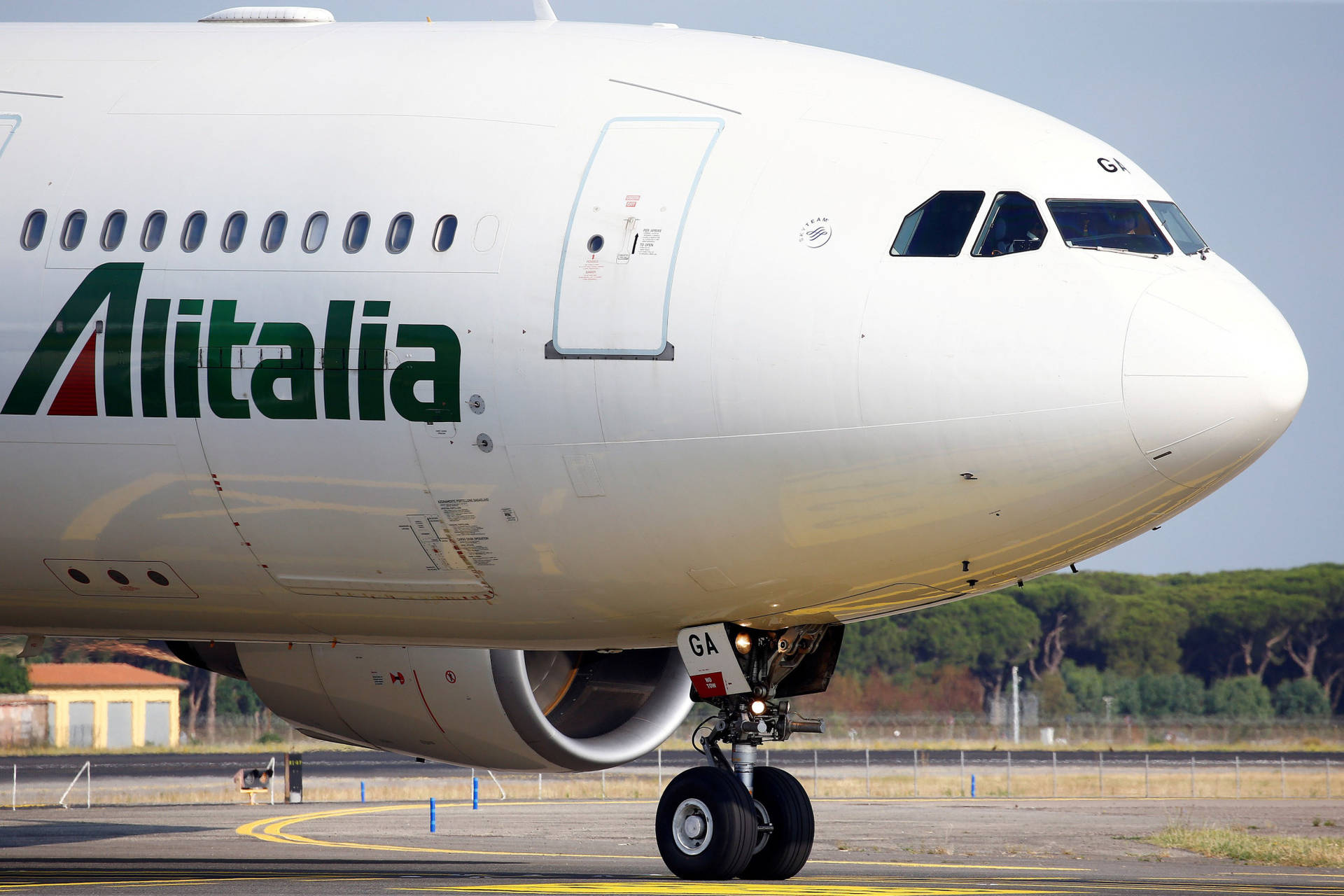 Flight Deck Alitalia Wallpaper