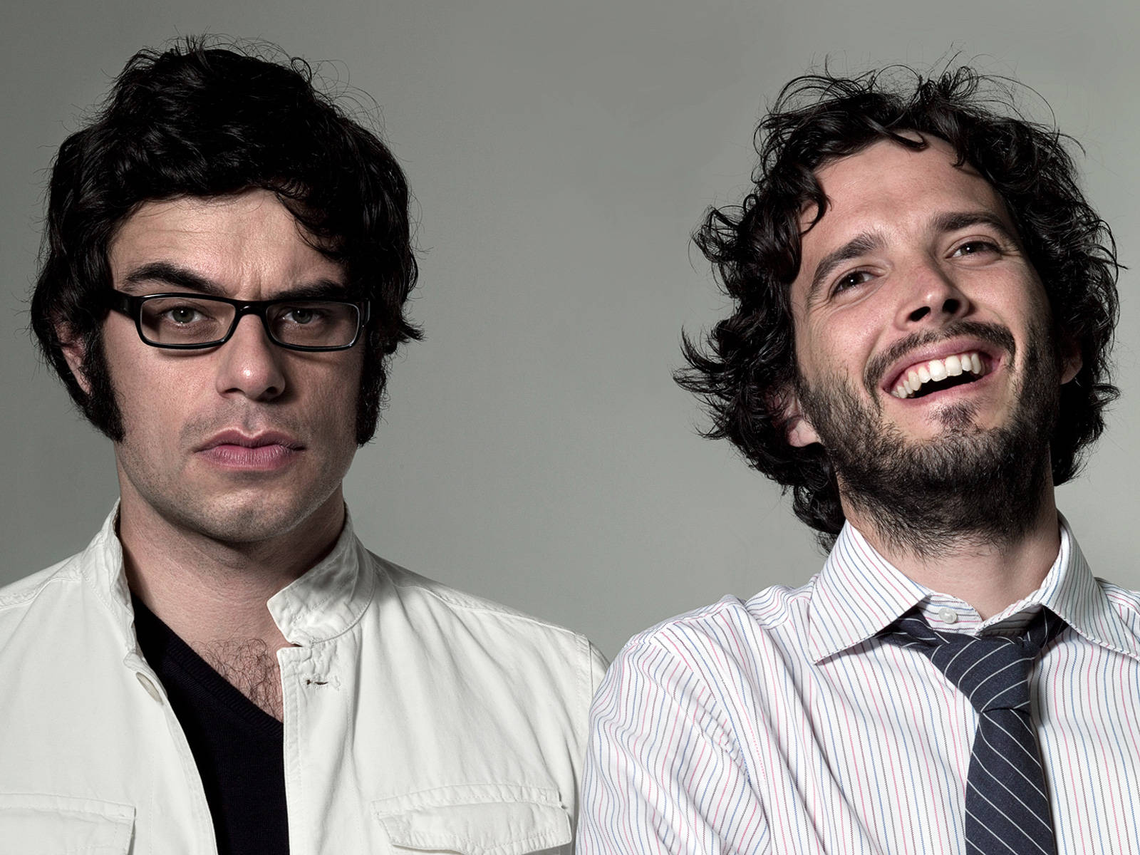 Flight Of The Conchords In White Wallpaper