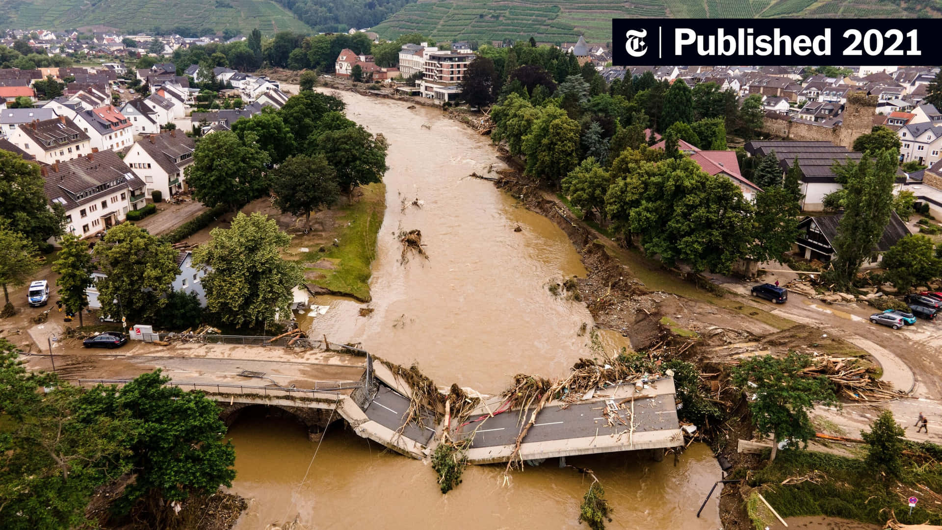 Enkraftfull Naturkatastrof Kan Ha En Förödande Effekt. En Översvämning Skapar Kaos I Ett Lantligt Område.