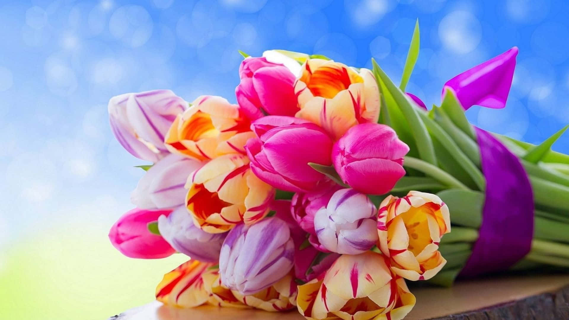 Beautiful and Elegant Floral Arrangement Wallpaper