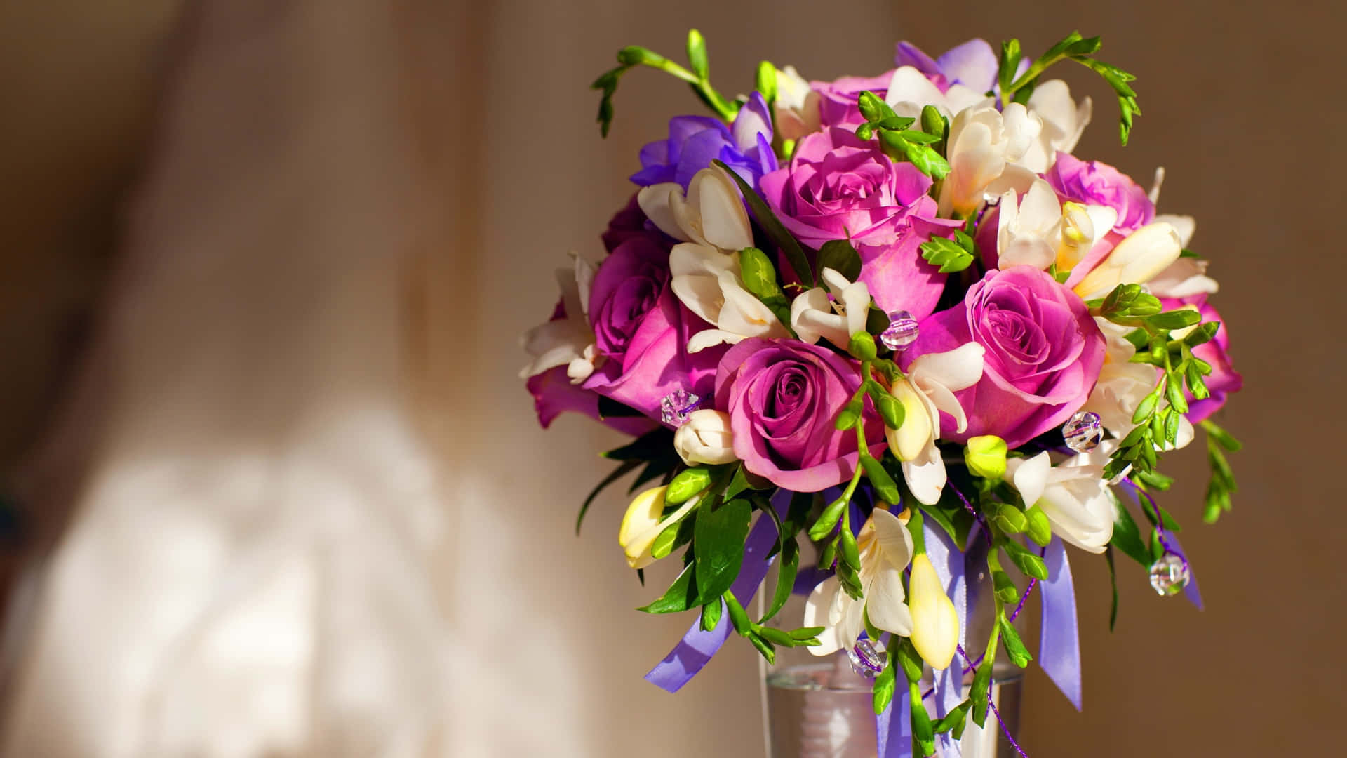 Elegant Floral Arrangement in a Vase Wallpaper