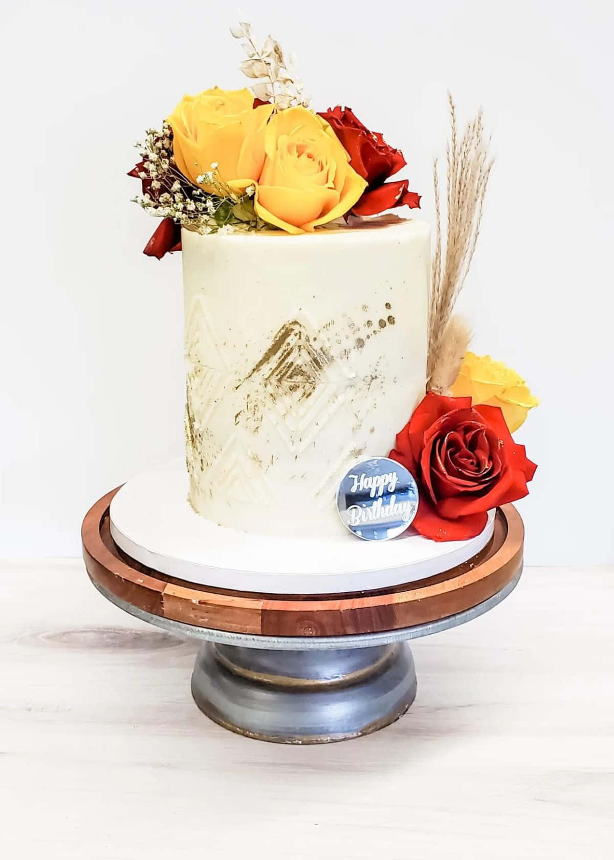 Elegant Floral Cake Design Wallpaper