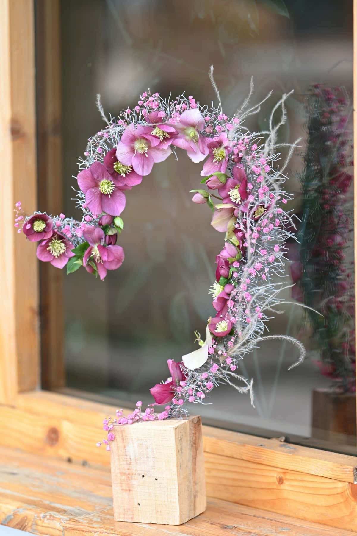 Floral Half Heart Wreath Wallpaper