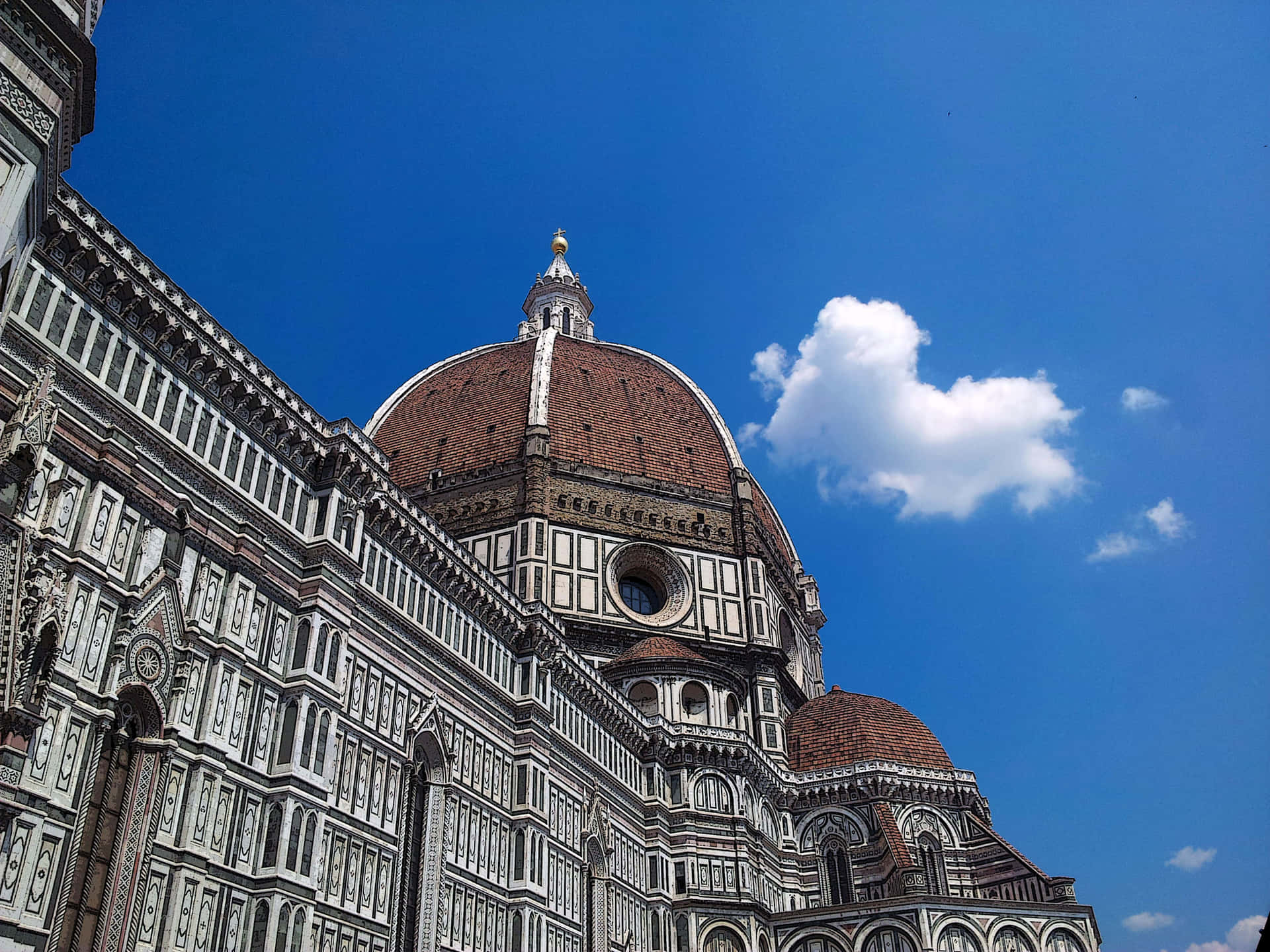 Fachadagótica De La Catedral De Florencia, Italia. Fondo de pantalla