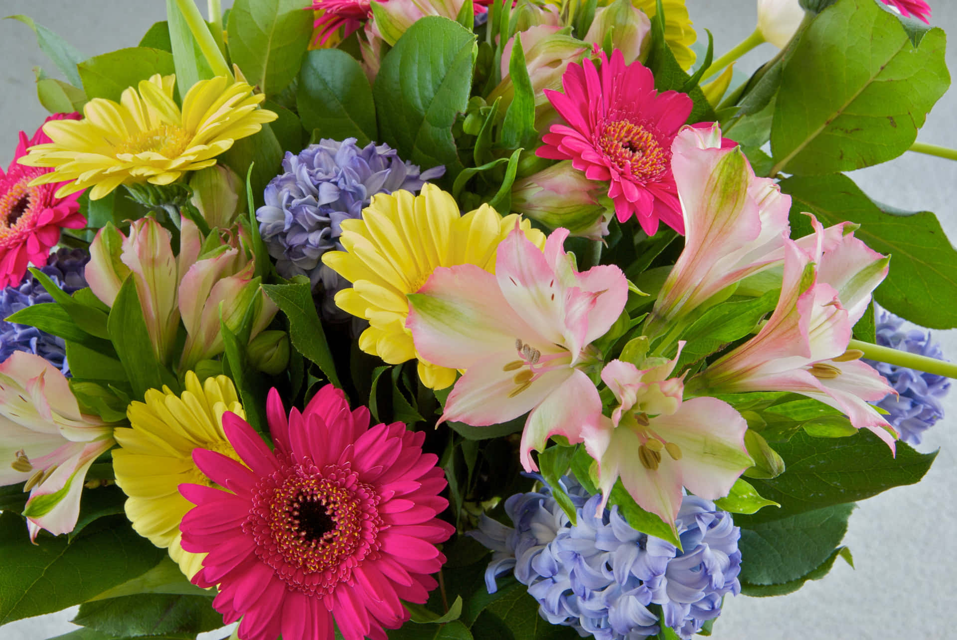 brighten someone's day with a beautiful flower bouquet