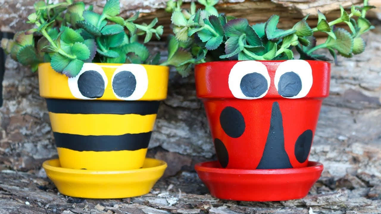 Brighten up your day with this colorful flower pot!
